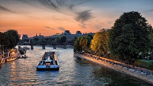 Seine River Private tour by PARIS BY EMY